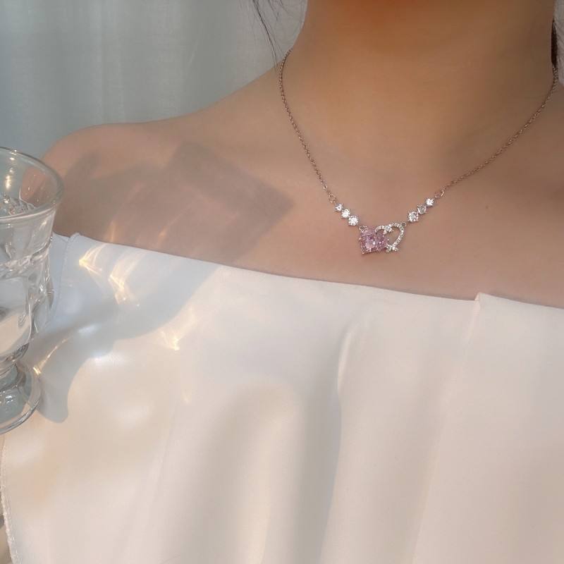 pink-heart-pendant-necklace