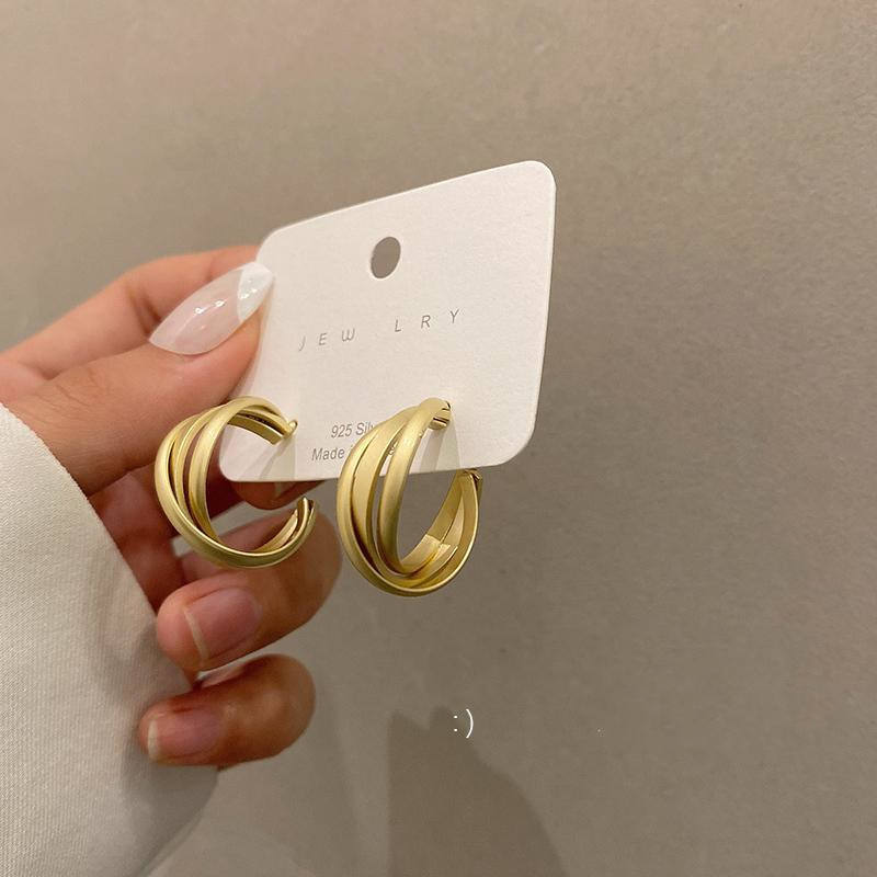 astria-jewellery-gold-plated-chunky-hoop-earrings-for-women-layered-triple-band-design-trendy-minimal-daily-party-wear-jewellery