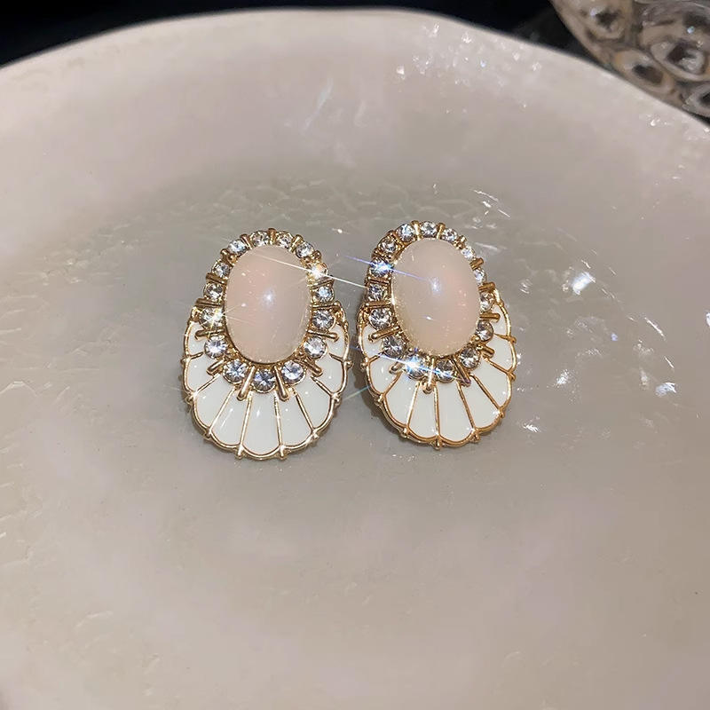 astria-jewellery-elegant-oval-stud-earrings-for-women-gold-plated-white-enamel-crystal-earrings-minimal-luxury-party-daily-wear-jewellery