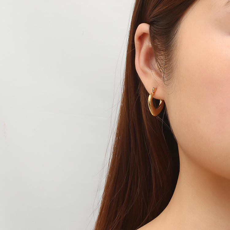 astria-jewellery-gold-plated-heart-textured-hoop-earring