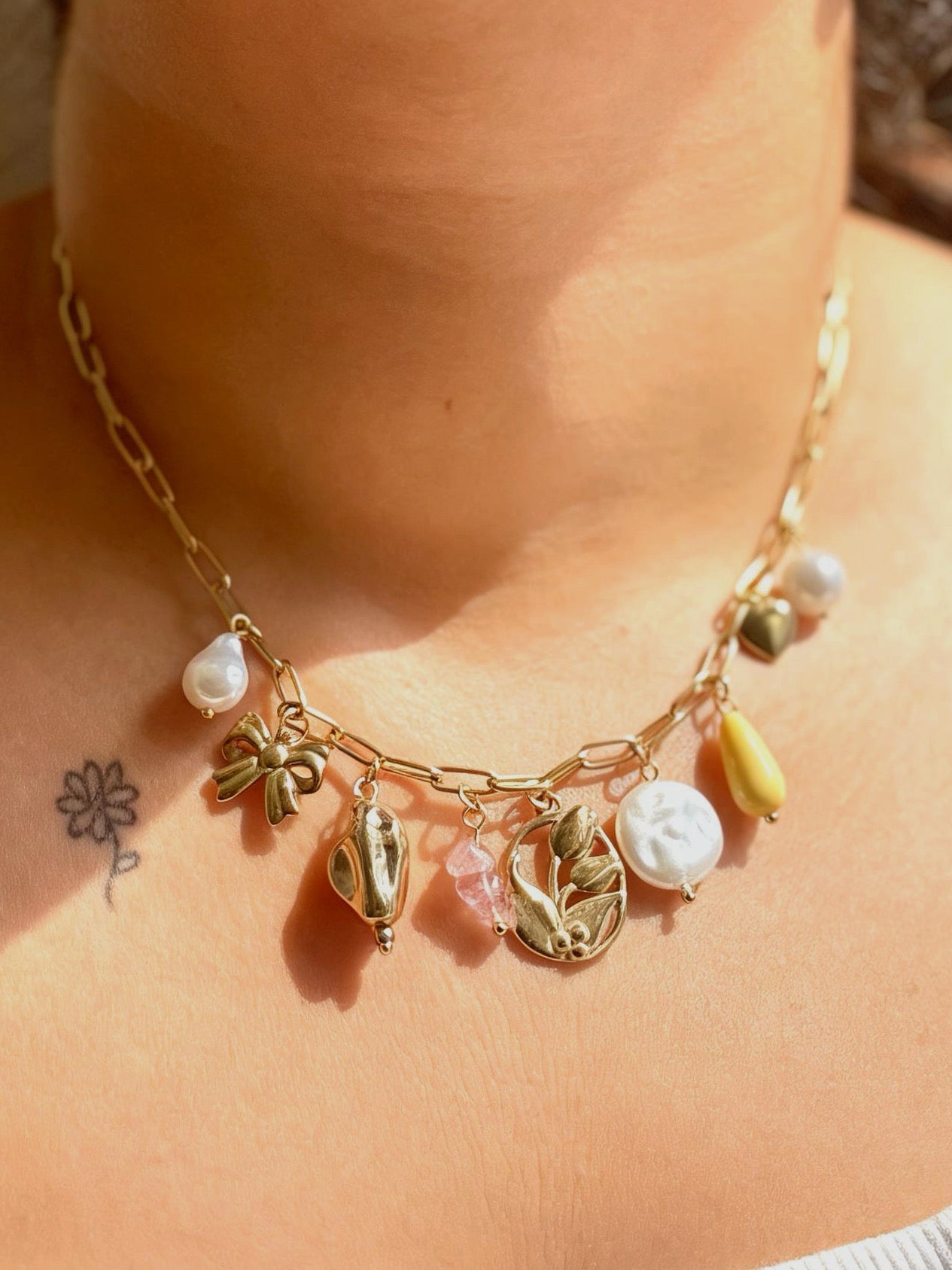 18k gold-plated chunky beach necklace �? bold beach-inspired pendant necklace, anti-tarnish and waterproof for festive and evening wear.