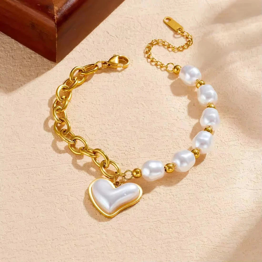 celeste-heart-pearl-gold-bracelet