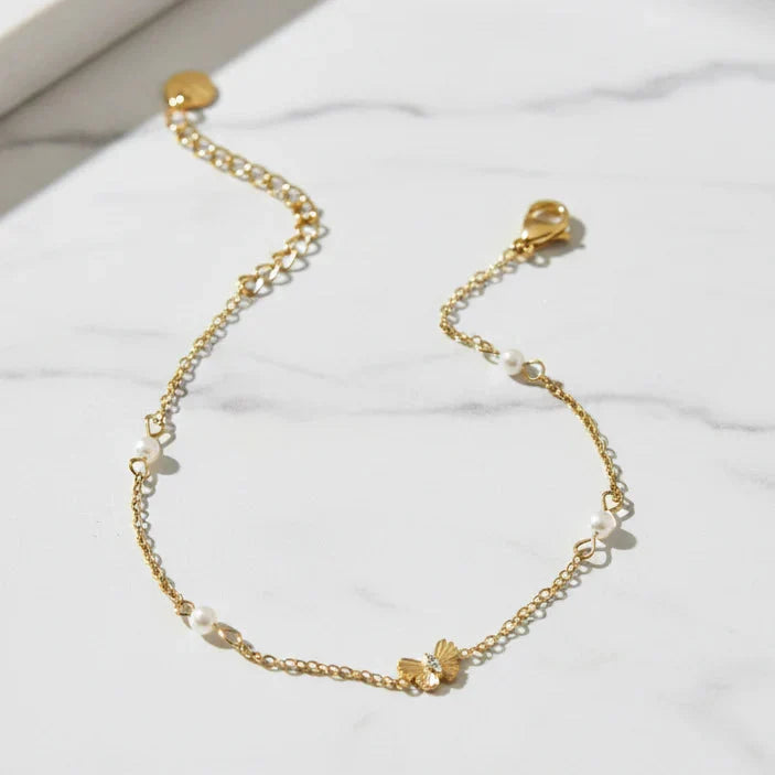 golden-butterfly-pearl-bracelet