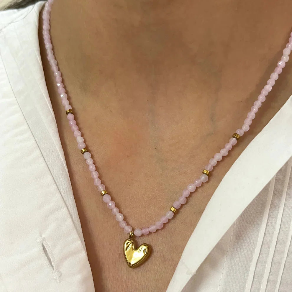 pink-beaded-heart-pendant-necklace-for-women-gold-heart-charm-necklace-minimalist-bead-choker-necklace
