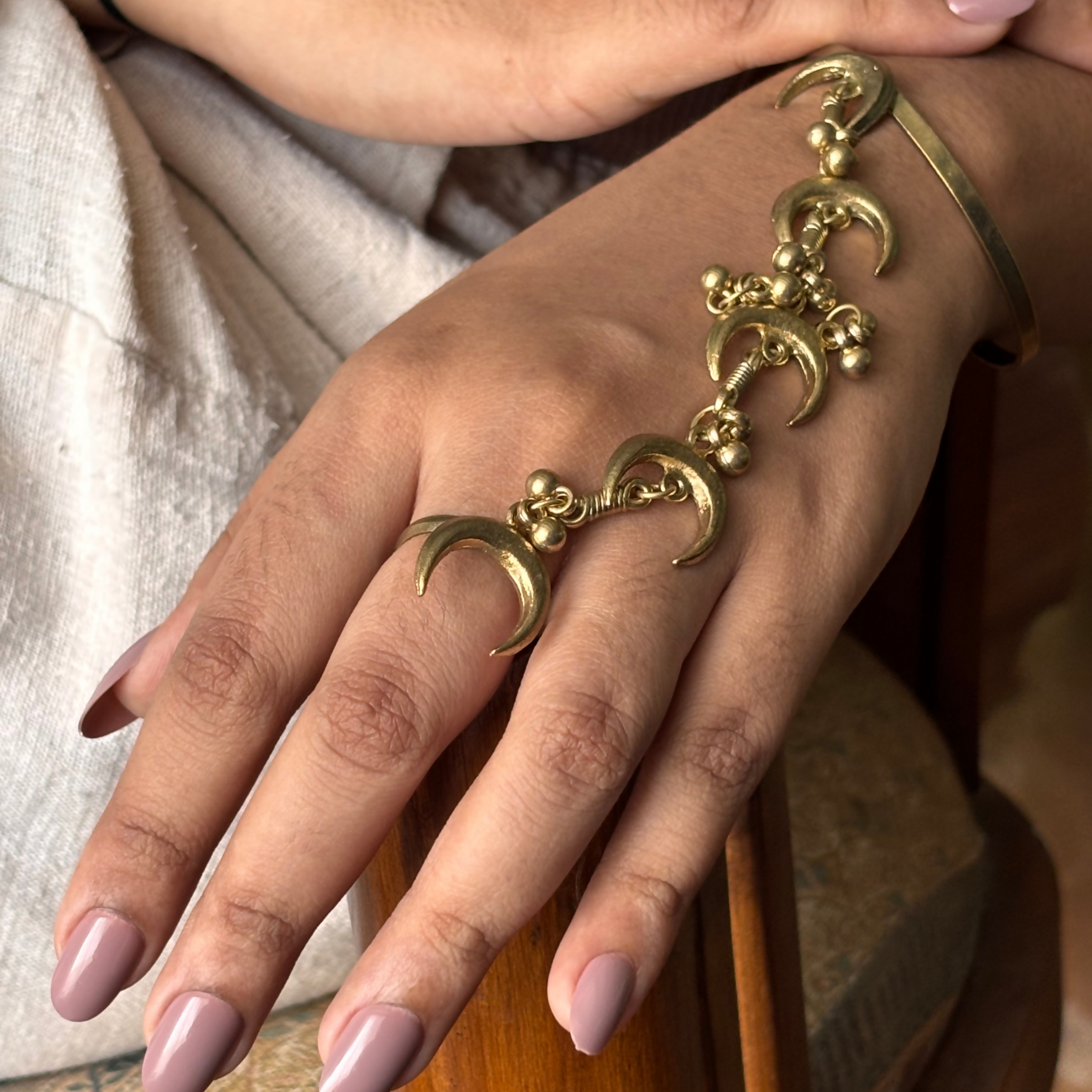 Raatrani brass hathphool