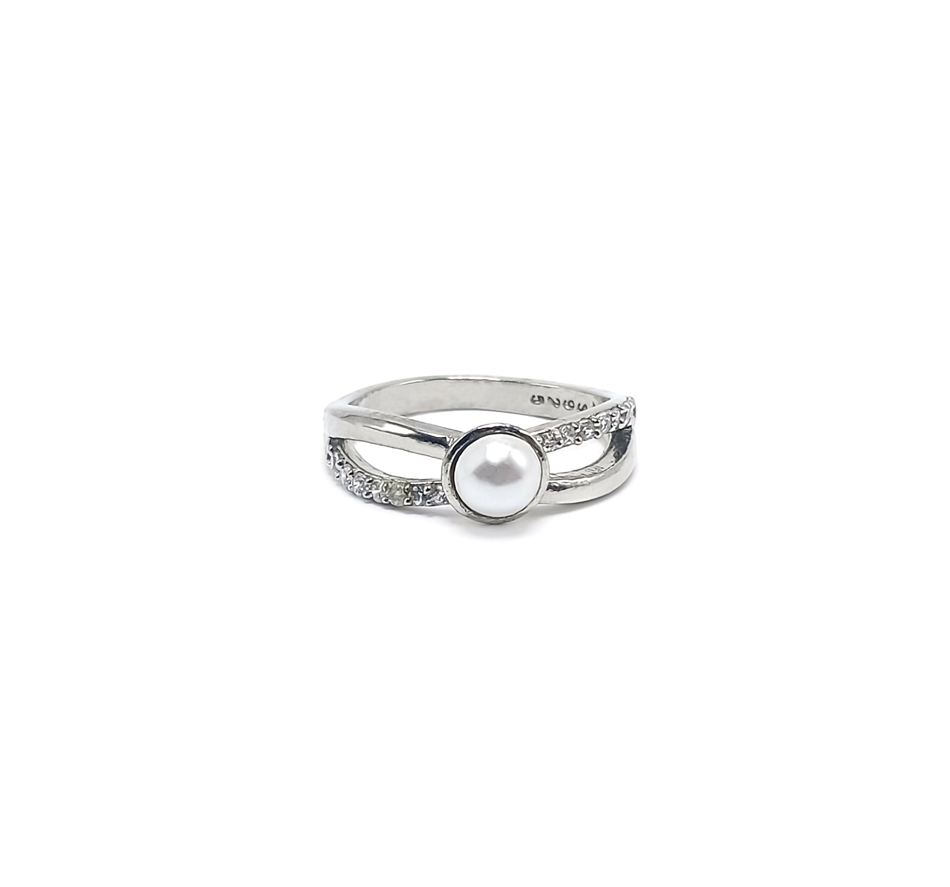 92.5 Silver Pearl Ring