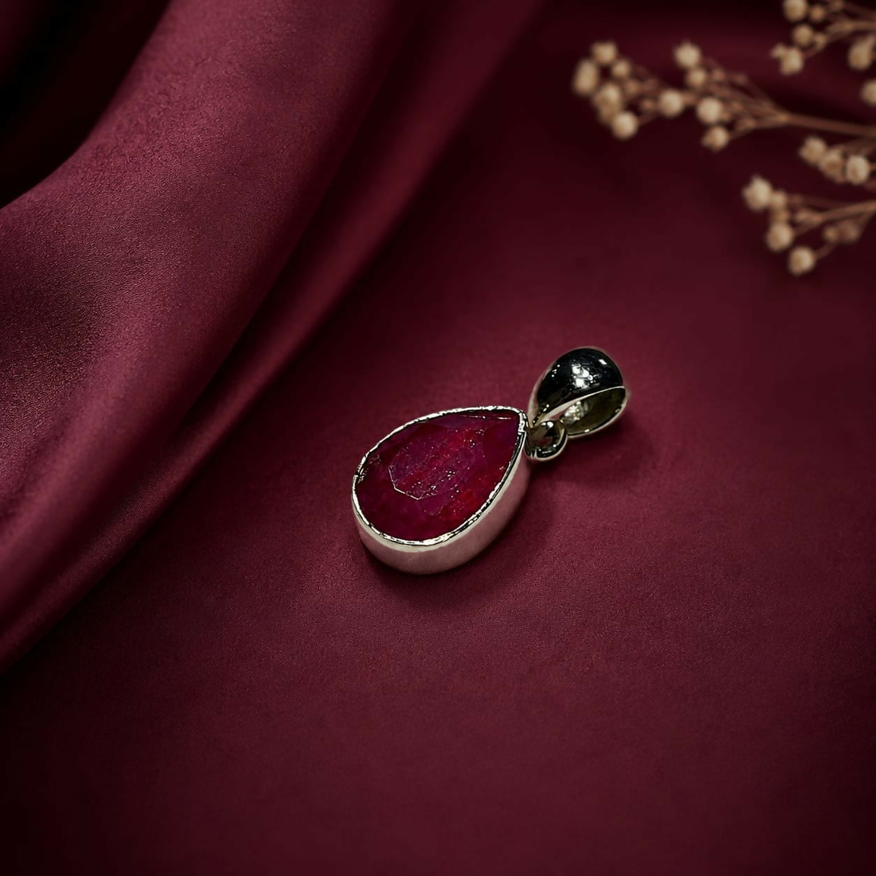 rouge-eclat-ruby-pendant-925-sterling-silver