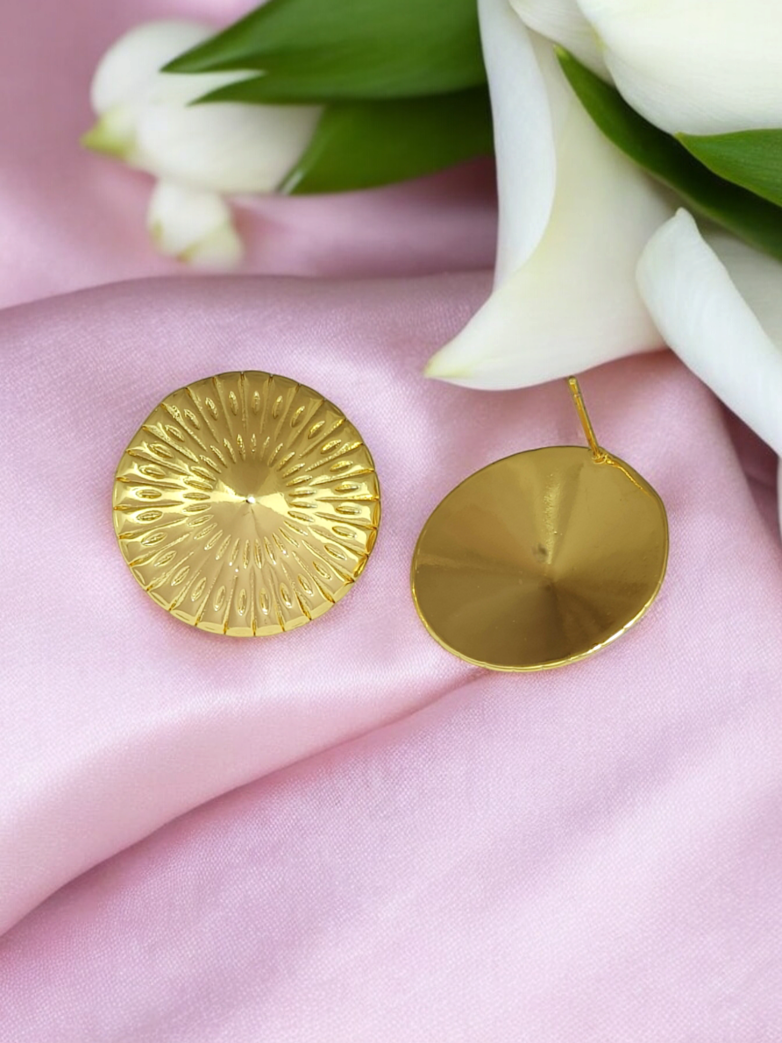 astria-jewellery-gold-plated-textured-disc-stud-earrings-for-women-minimal-round-sunburst-design-lightweight-daily-wear-party-jewellery