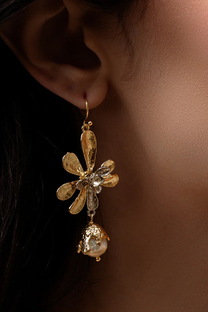 Gilded Petal Drops