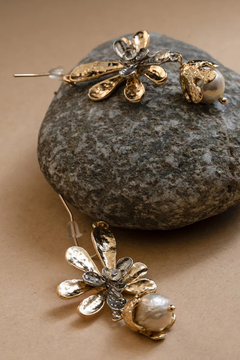 Gilded Petal Drops