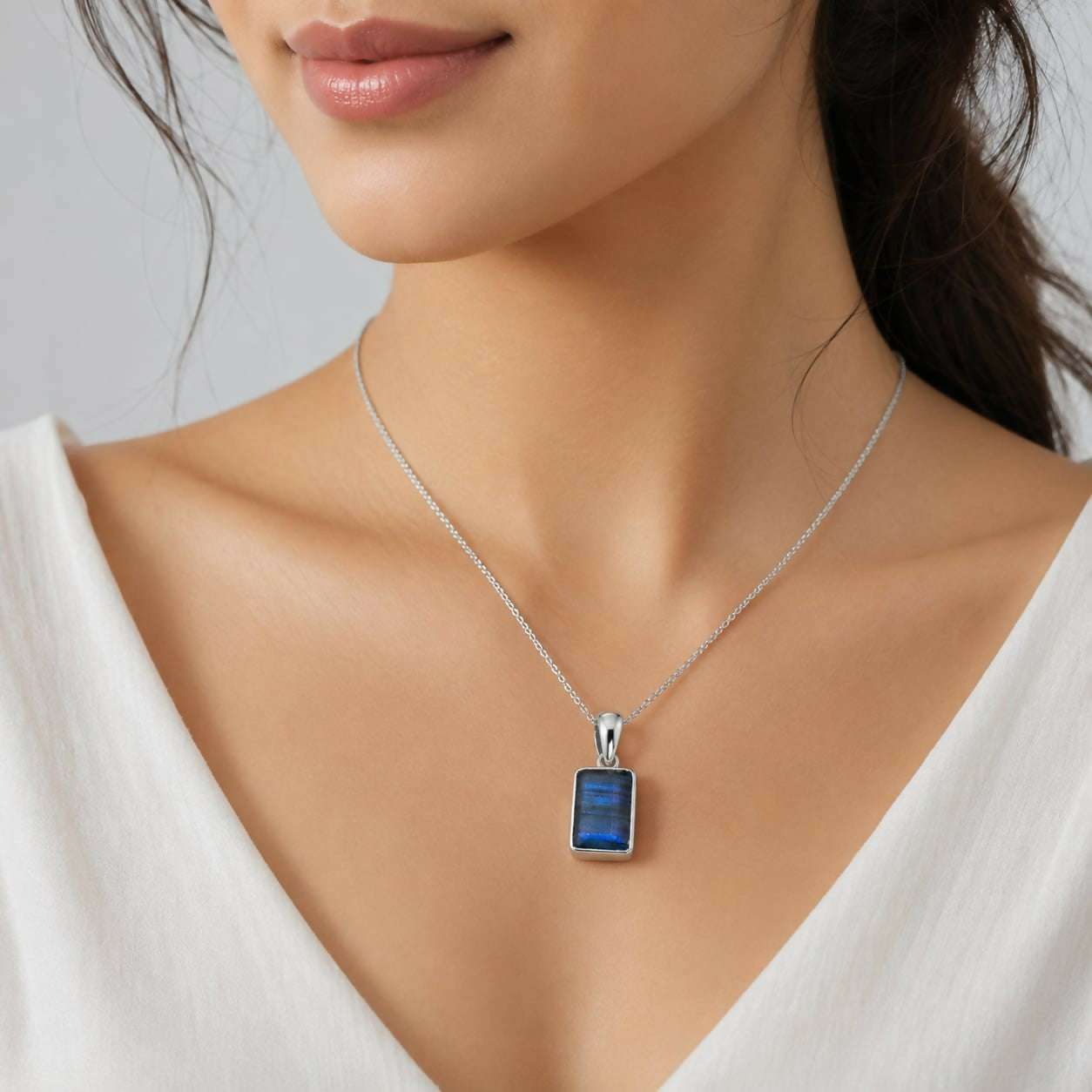 luna-prism-labradorite-pendant-925-sterling-silver