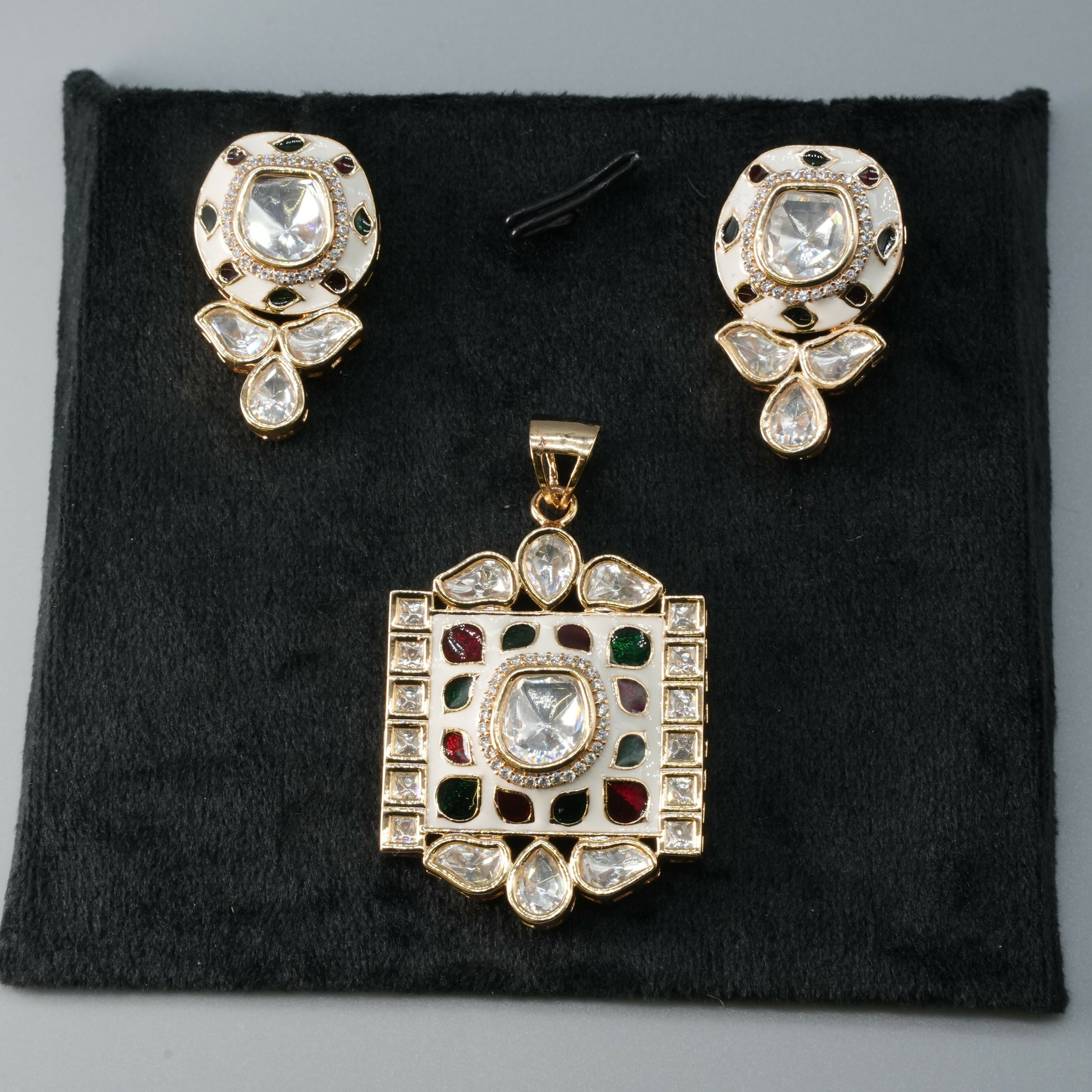 Premium Kundan Imitation Pendant Set