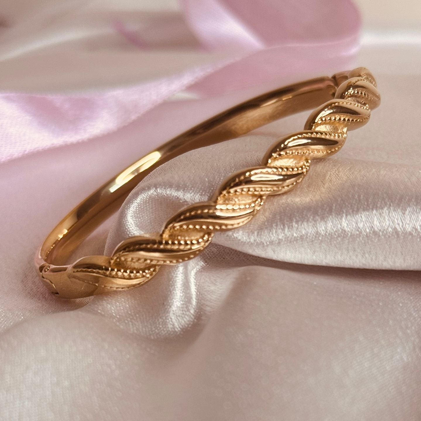 Twinkling Spiral Bracelet