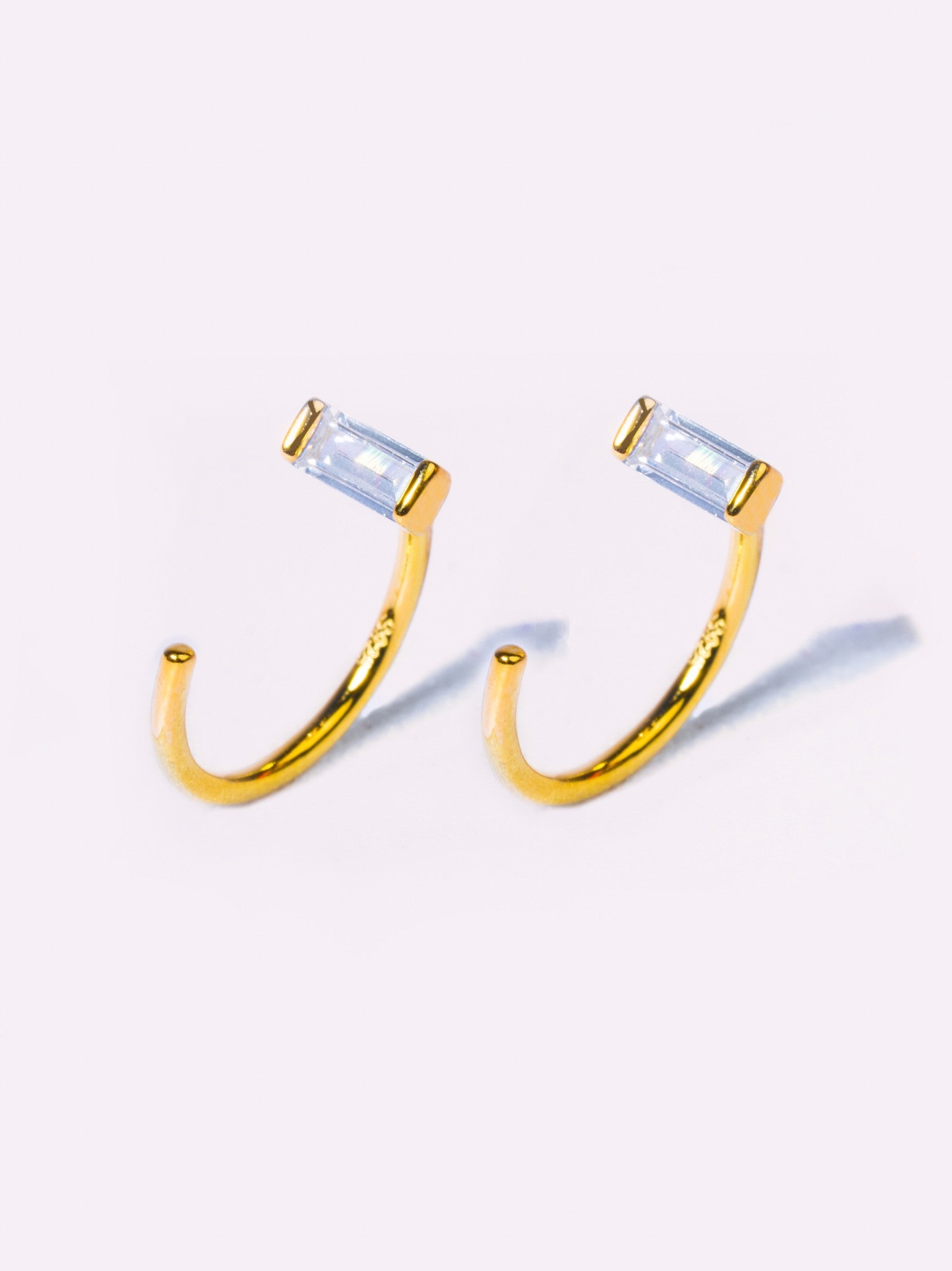925 sterling silver hoop earrings �? anti-tarnish, hypoallergenic, waterproof, poke-free hoops for daily wear.