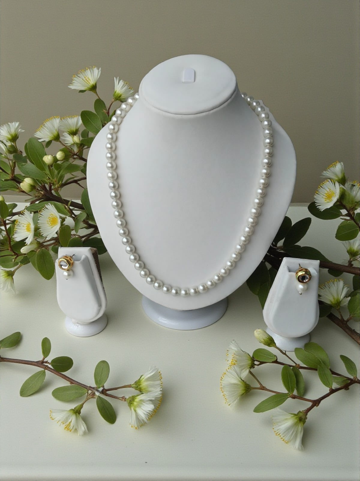 Safaid Nazakat Pearl Necklace With Kundan Earrings - Handmade