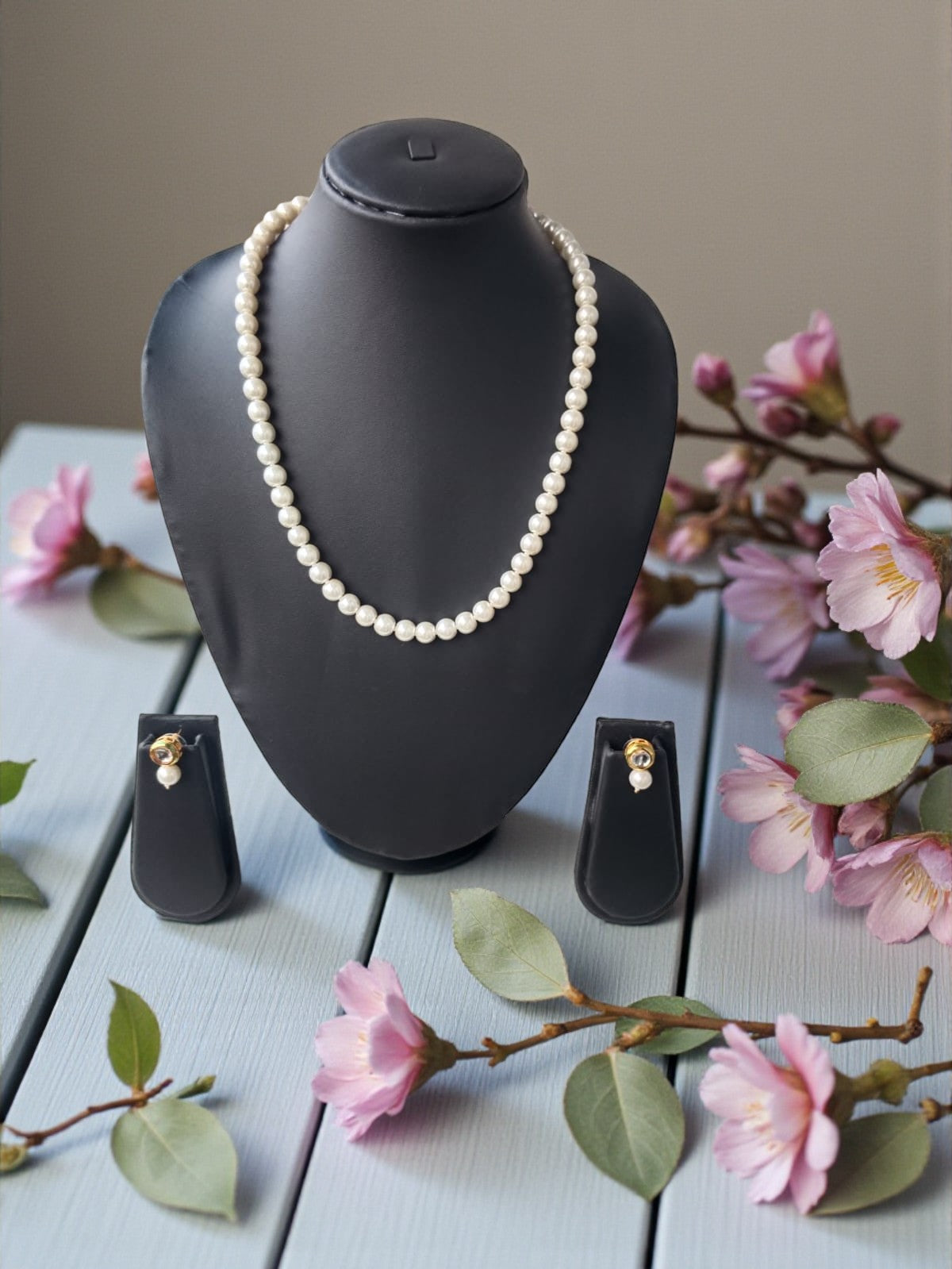 Safaid Nazakat Pearl Necklace With Kundan Earrings - Handmade