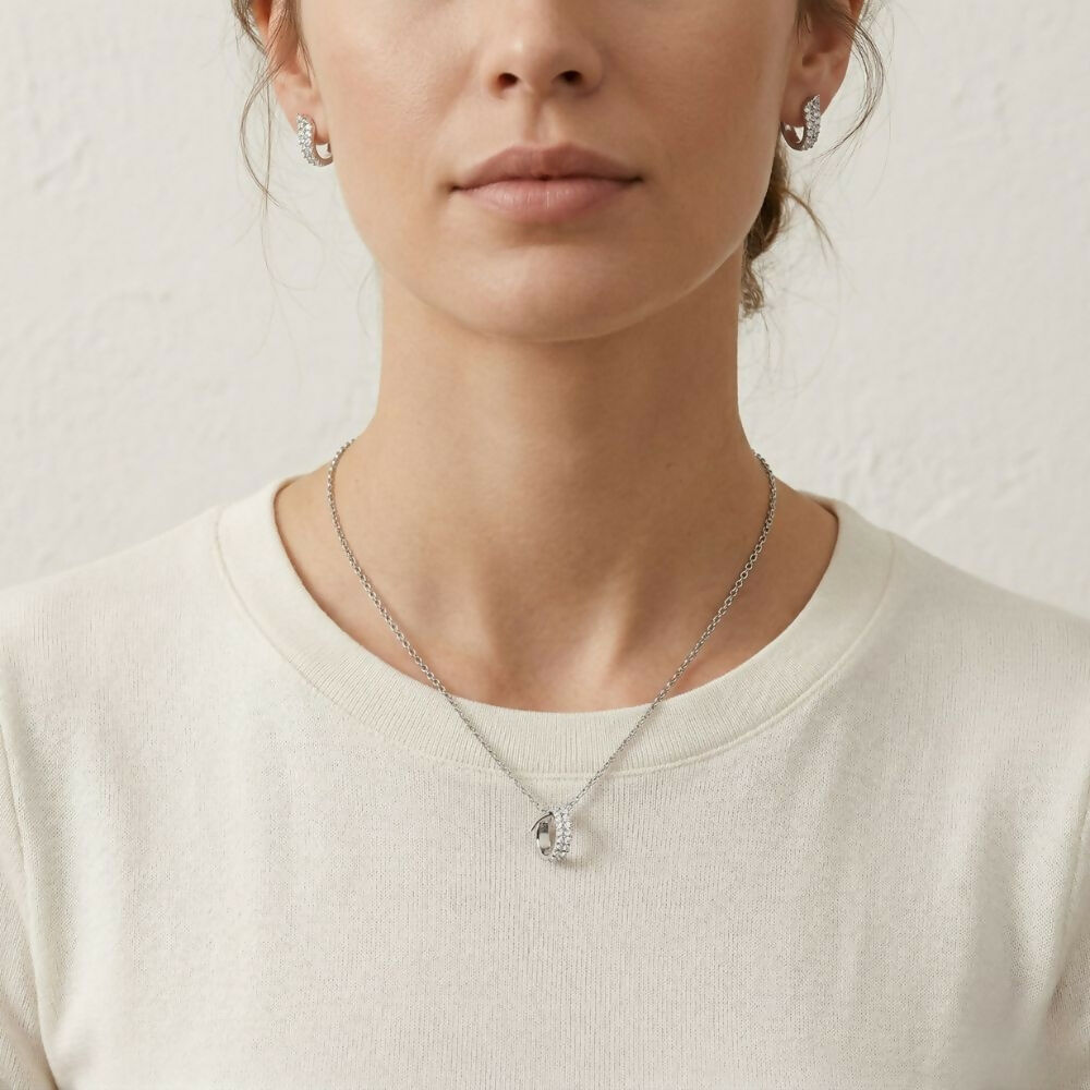 Minimalistic Silver Necklace Set