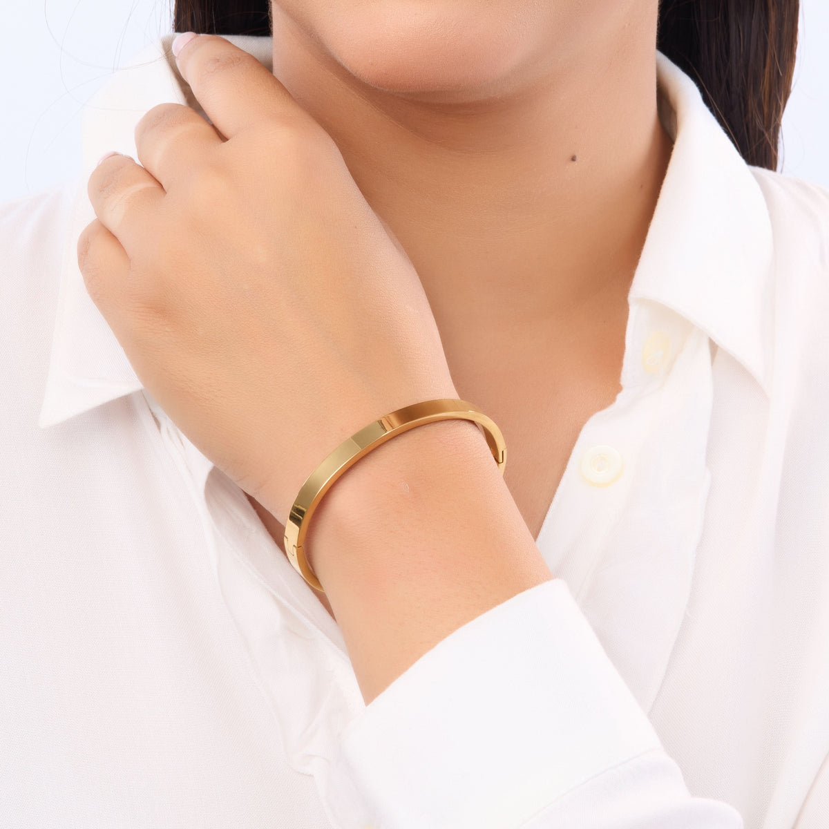 Classic Feminine Gold Bangle