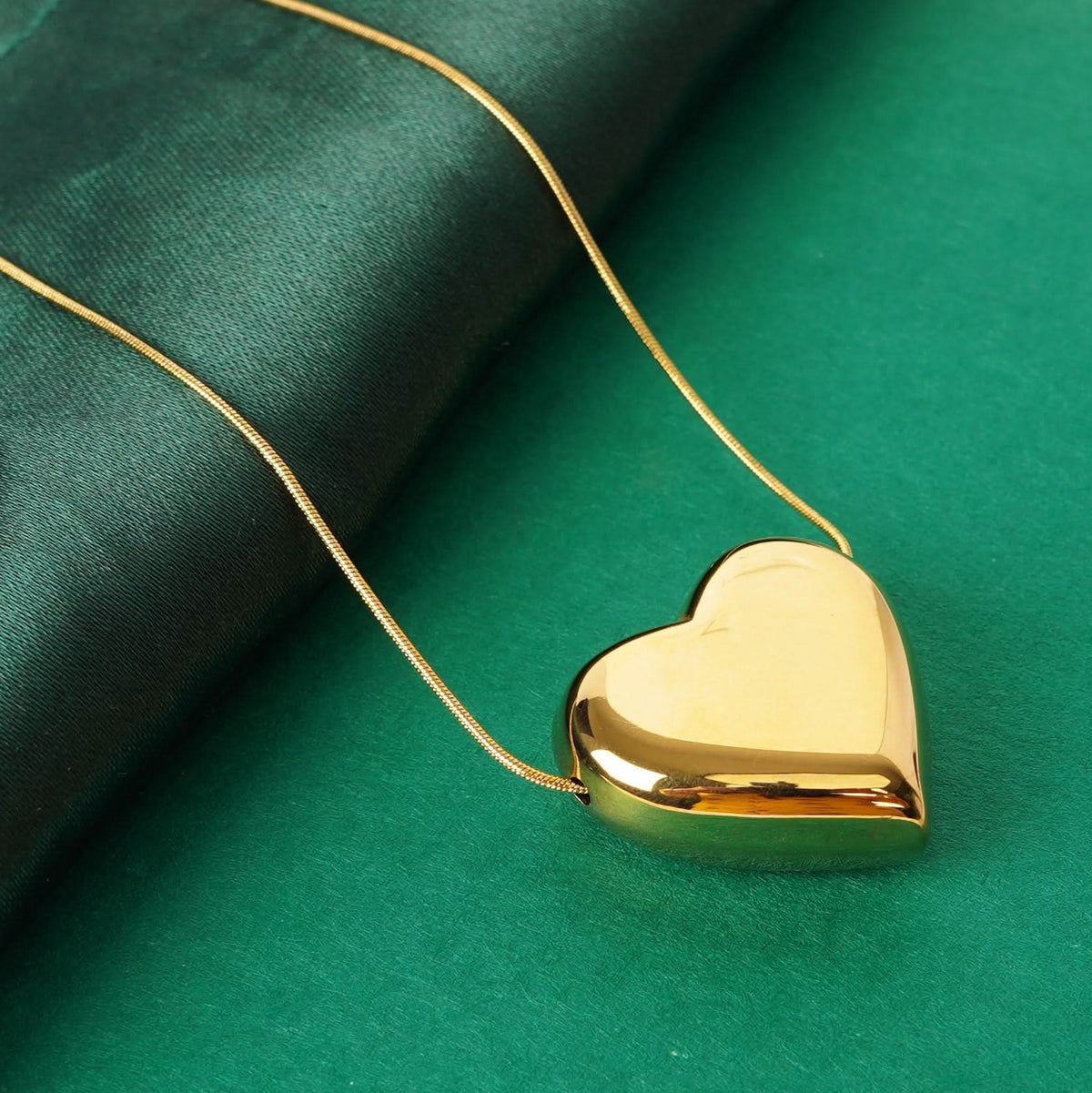 Classic Soft Heart Pendant Polished Gold Necklace