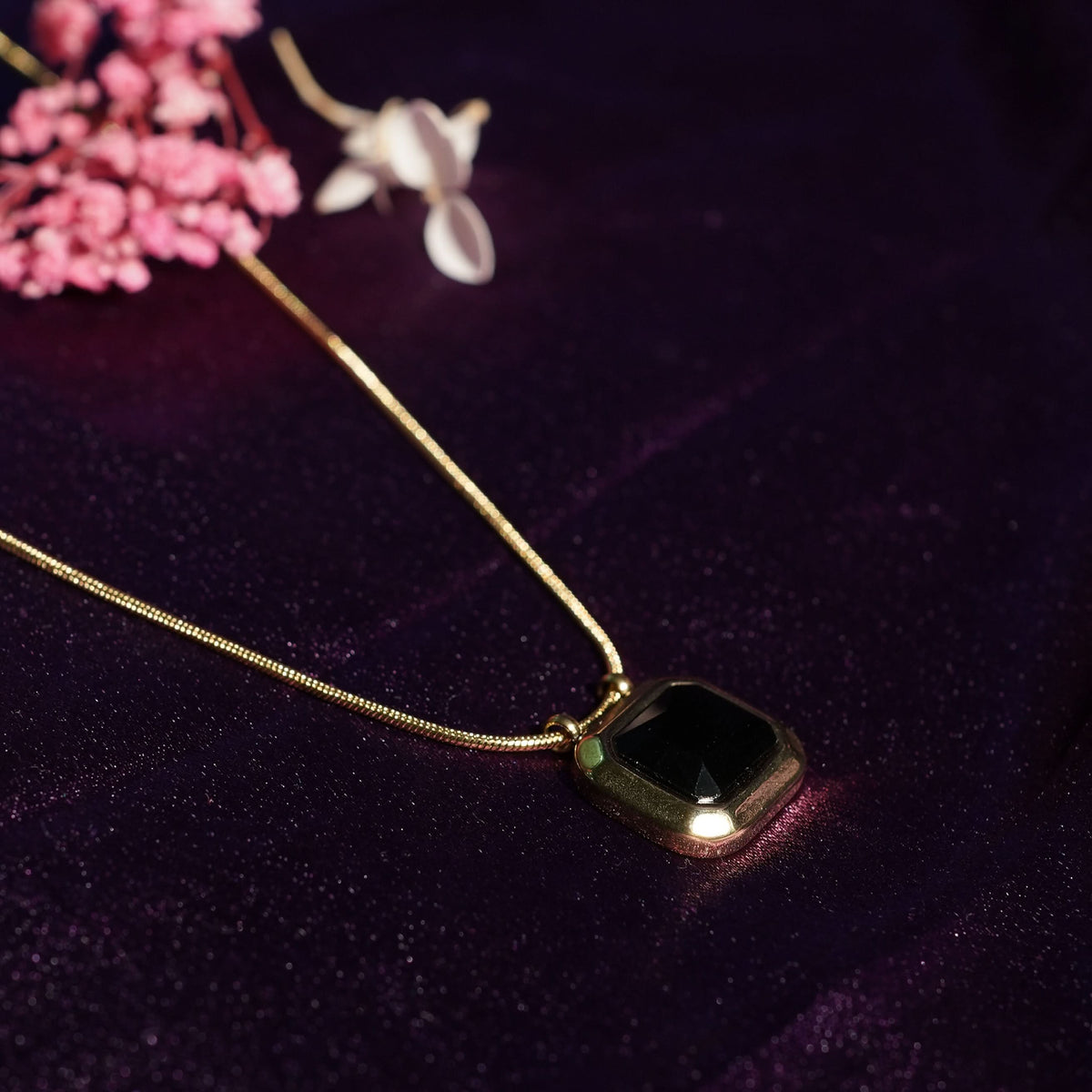18K Gold Plated Sweet Glow Pearl Necklace for Women | Anti Tarnish