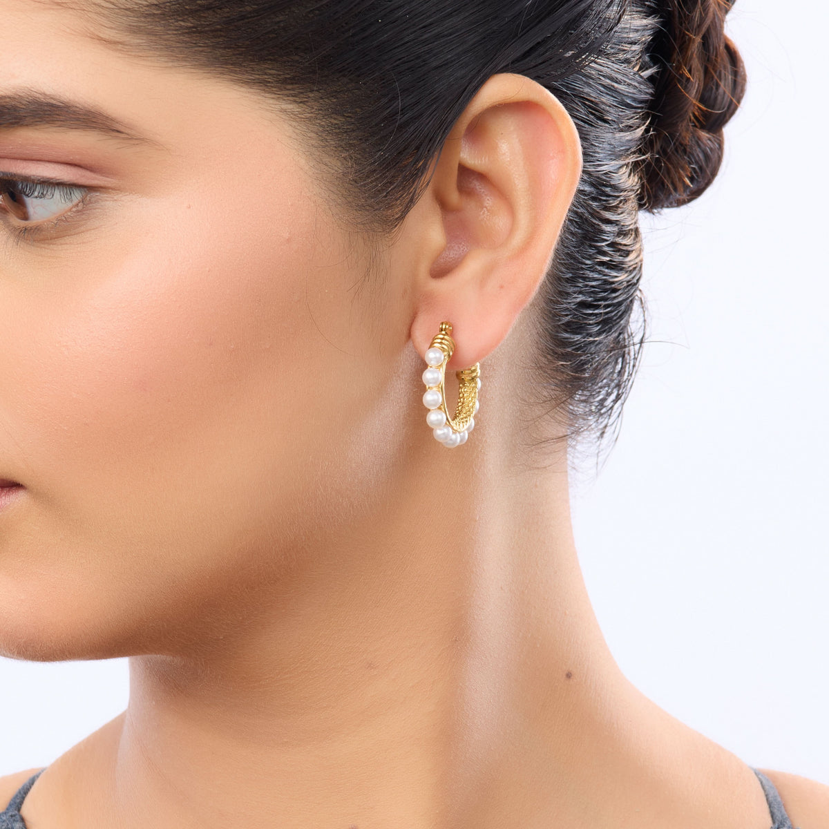 Edge Pearl Huggie Hoop Earrings