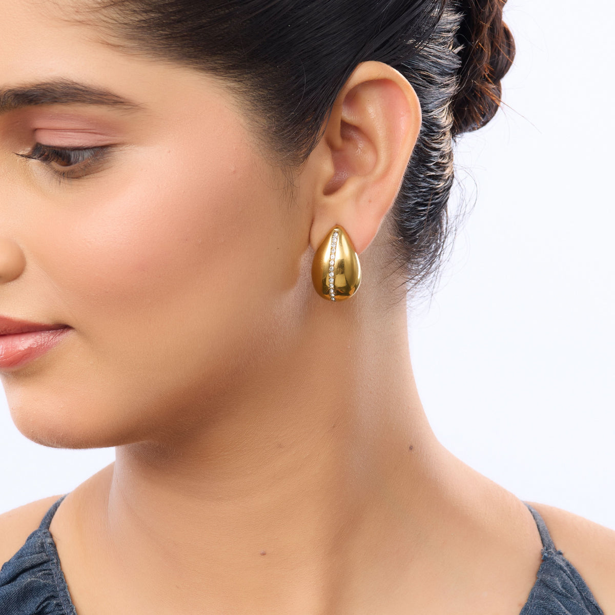 Edge Waterdrop Stud Earrings