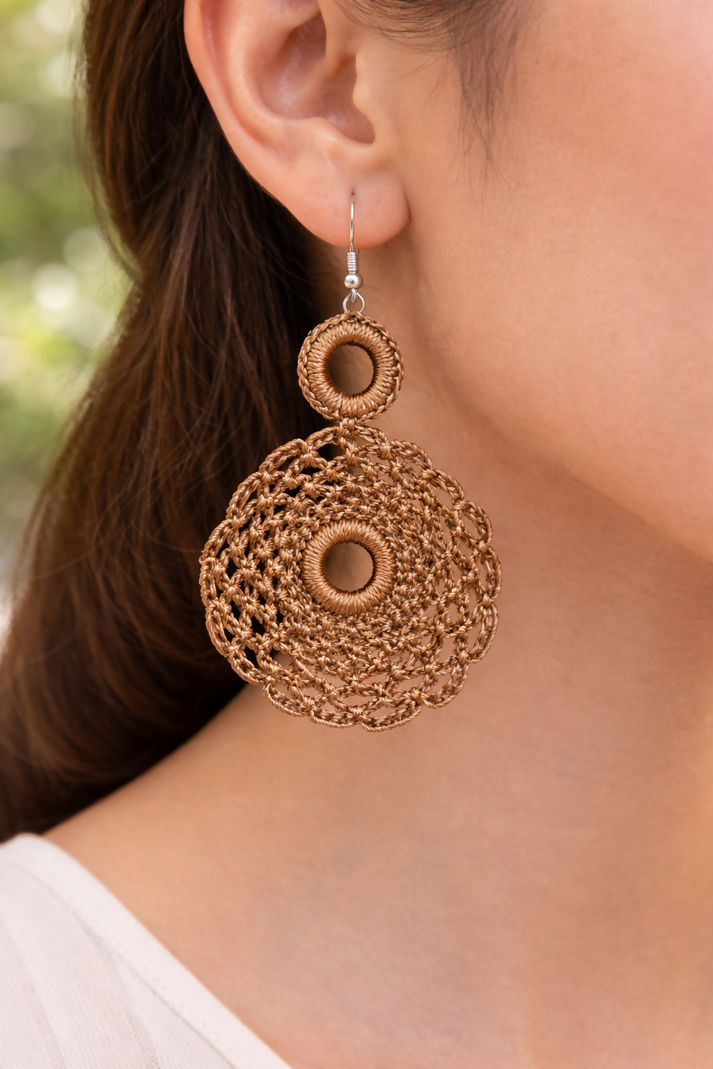 Nut brown mesh earrings